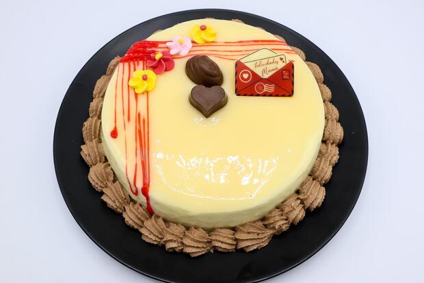 canaldis-obrador-goya-tarta-dia-madre-caja-roja-nestle