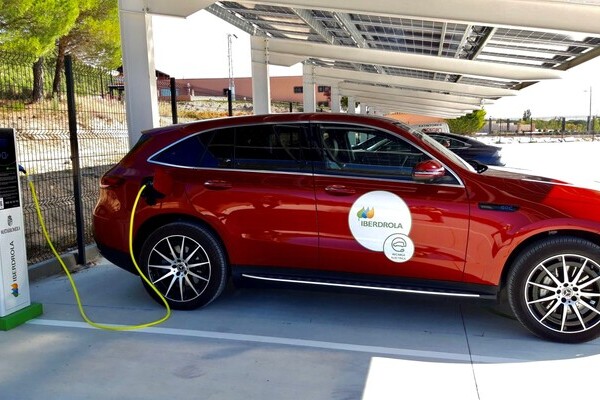 canaldis-bodegamatarromera-bodegaemina-flota-vehiculos-electricos-iberdrola