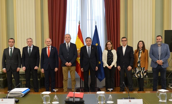 canaldis-cecrv-planas-ministro-vinos-do-reunion