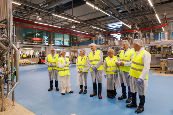 canaldis-danone-refuerza-hub-ciencia-tres-cantos-madrid-visita-isabeldiazayuso