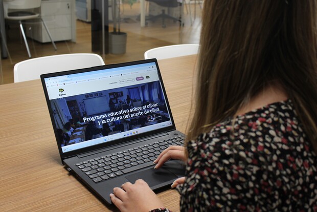 canaldis-acesur-fundacion.-jrg-ibercaja-elolivar-programa-educativo-online