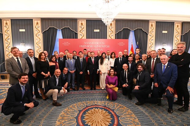 canaldis-mari-mayans-premio-mejor-bebida-espirituosa