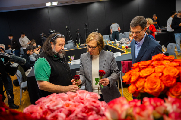 canaldis-mercabarna-flor-prevision-ventas-rosas-sant-jordi