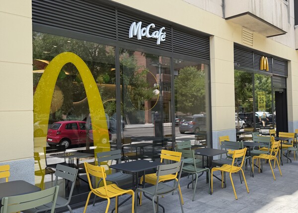 canaldis-mcdonalds-madrid-local-exterior