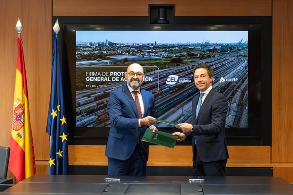 canaldis-cel-adif-alianza-uso-ferrocarril-cadena-suministro-momento-firma