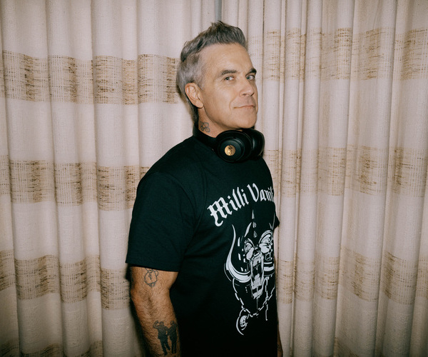 canaldis-mediamarkt-colaboracion-robbiewilliams