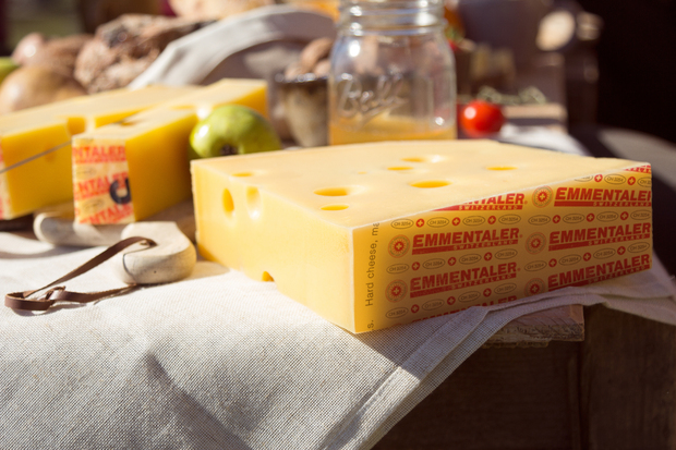 canaldis-quesos-de-suiza-emmentaler