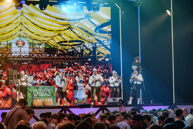 canaldis-paulaner-oktoberfest-espectaculo