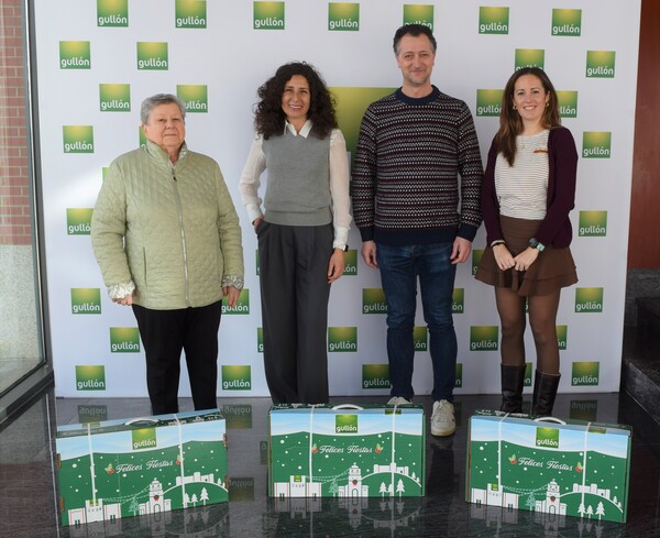 canaldis-gullon-donacion-cestas-navidad-caritas