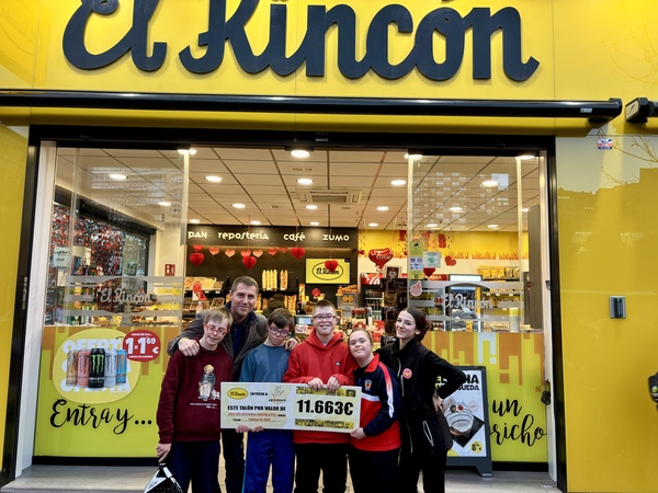 canaldis-elrincon-entrega-talon-calendario-solidario-upanddown