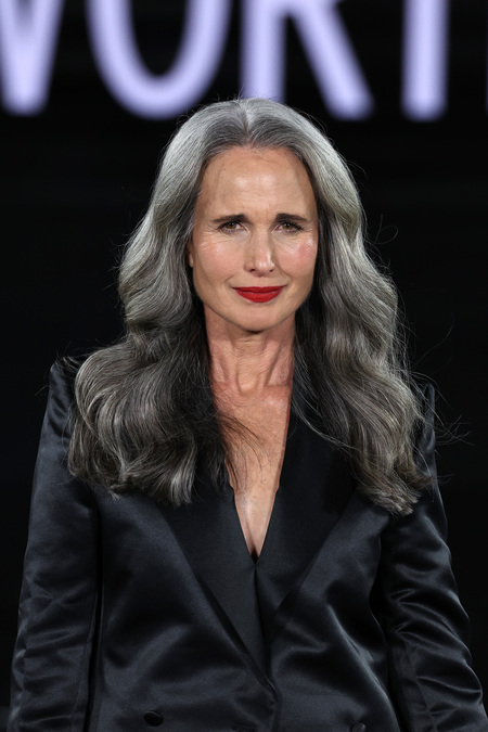 canaldis-lorealparis-ledefile-labios-rojo-andiemacdowell