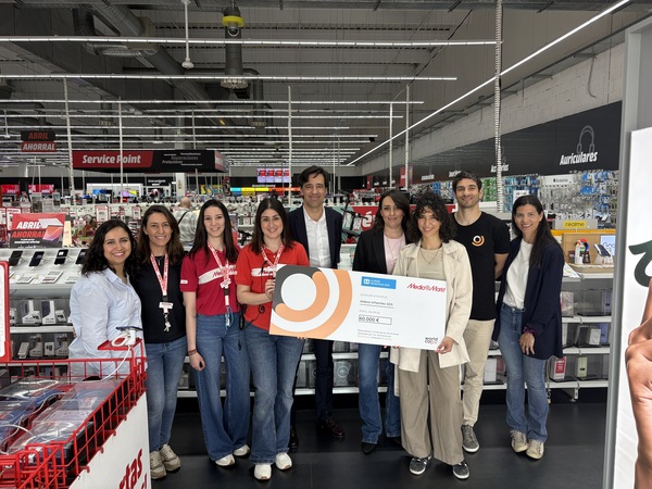 canaldis-mediamarkt-worldcoo-aldeas-infantiles-sos-entrega-cheque