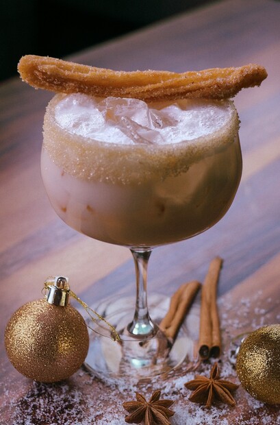 canaldis-santogusano-coctel-navideño-churro-mezcal