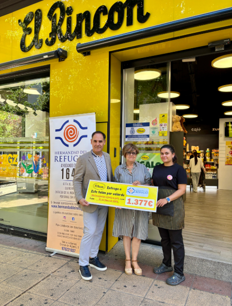 canaldis-el-rincon-entrega-talon-donacion-hermandad-del-refugio